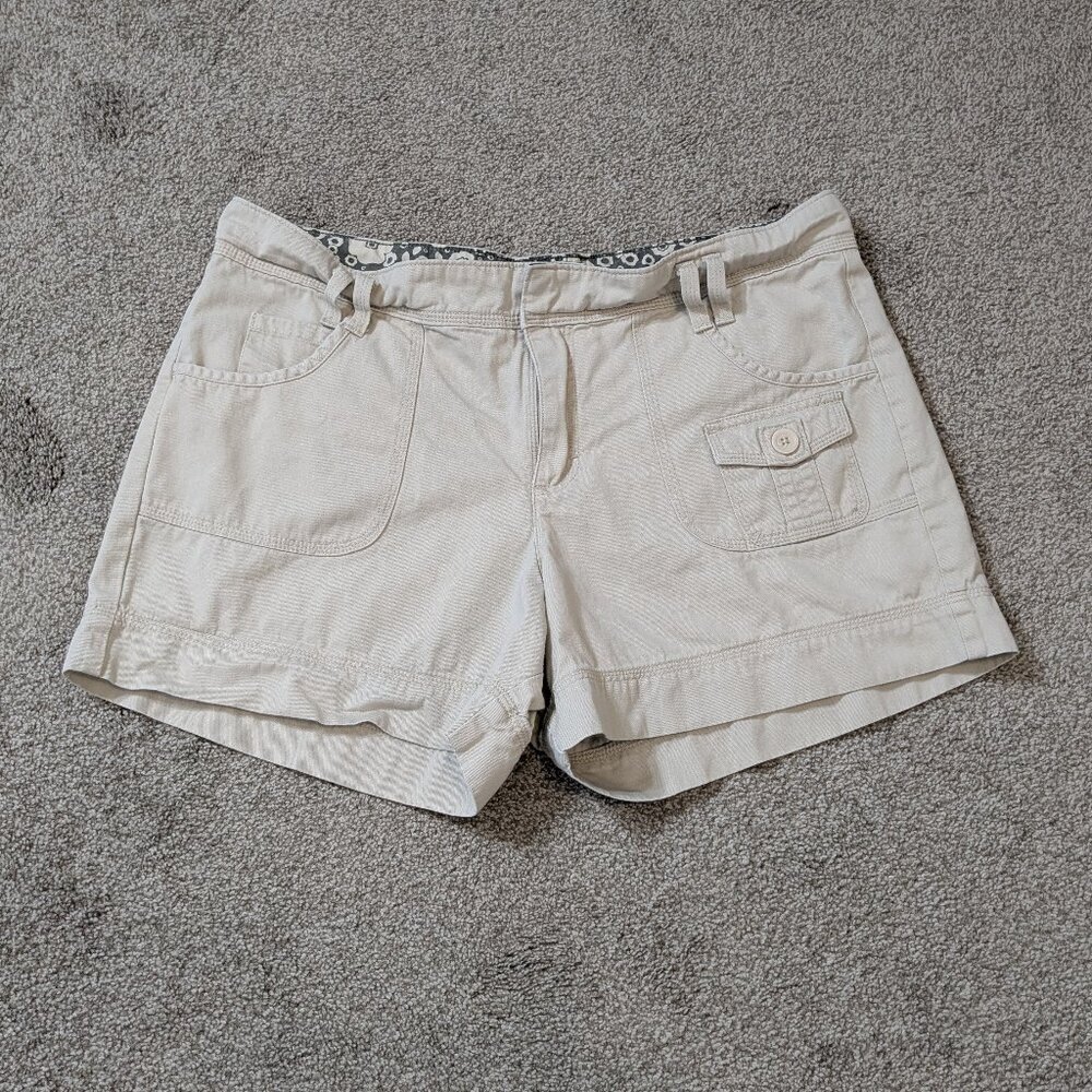 LEE Just Below The Waist, Beige Cotton High Rise Cargo Shorts; Size 18
